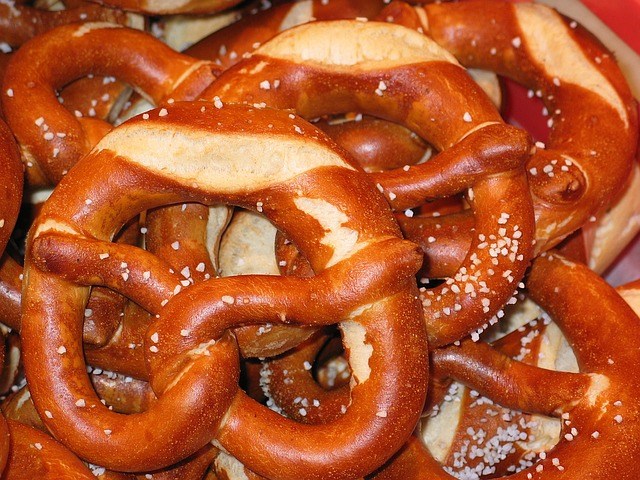 pretzels-1228588_640